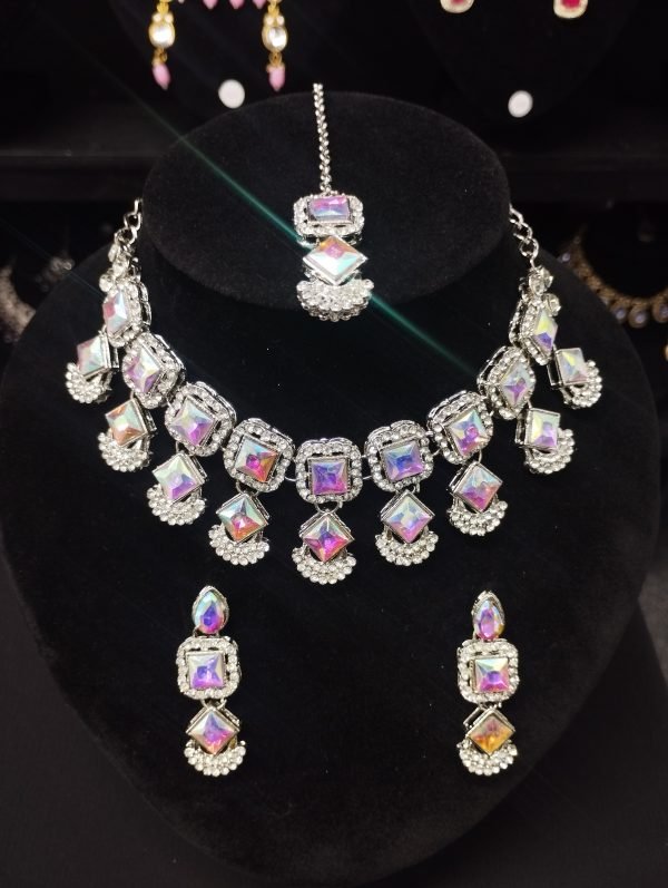 Silver Iridescent Necklace Set
