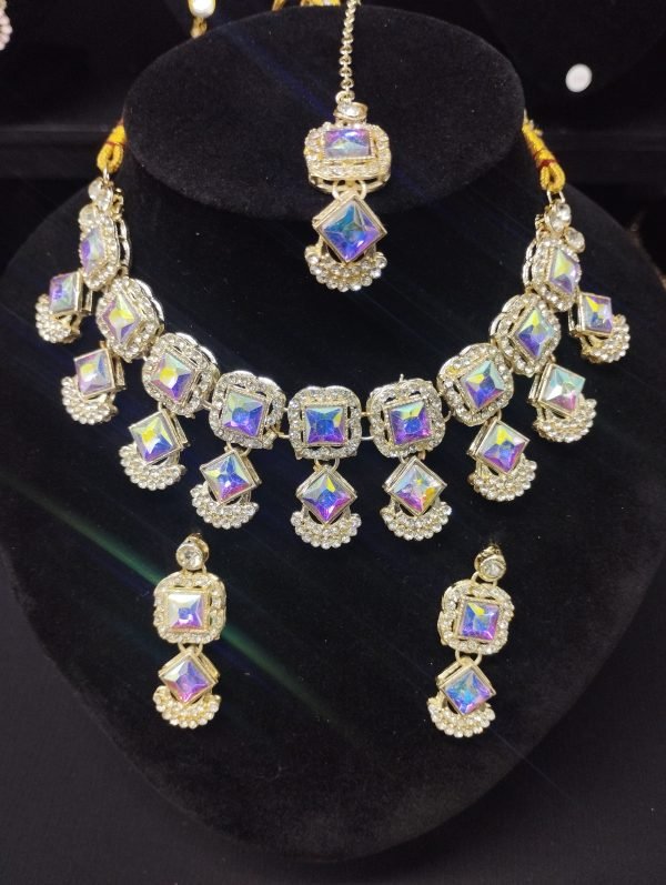 White Gold Iridescent Necklace Set