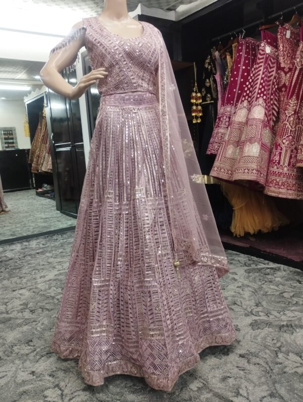 Lehenga Size 40 - Image 4