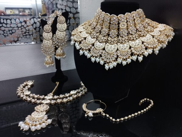 Semi Bridal Necklace Set
