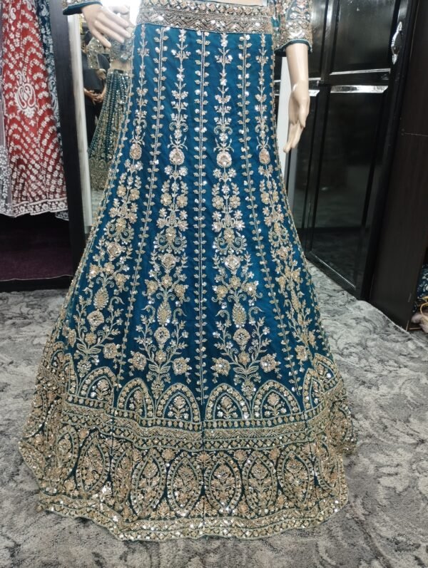 Lehenga Size 38 - Image 4
